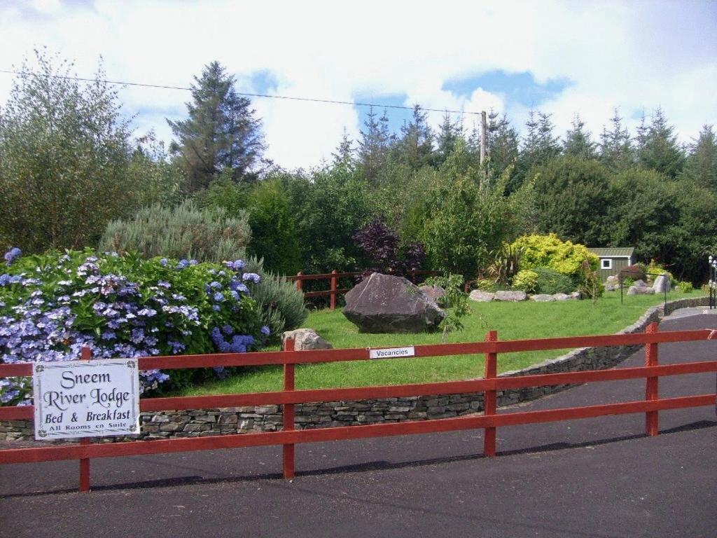 Sneem River Lodge Bed & Breakfast Exterior foto
