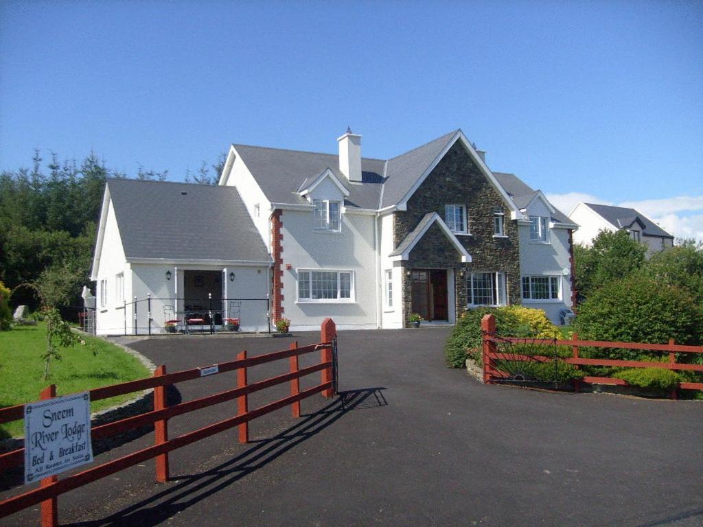 Sneem River Lodge Bed & Breakfast Exterior foto